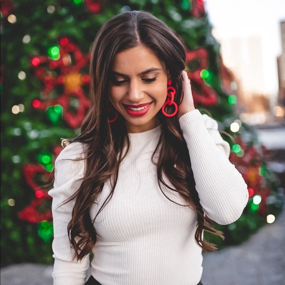 Meet your Posher, Tara - Picture 1 of 2